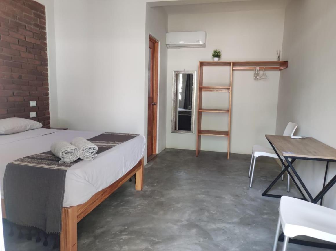 Casa Sixta A 7Min Del Aeropuerto Internacional Pmx Y 2 Cuadras Terminal Autob Ado Hotel Puerto Escondido  Exterior foto